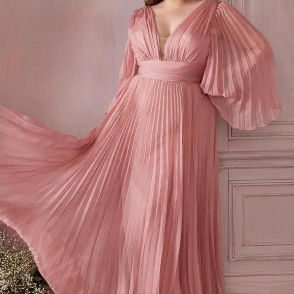 Elegant Pink Pleated Maxi Dress